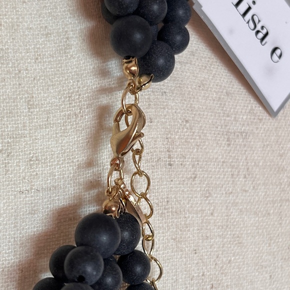 Lisa e Multilayers Black Beaded Necklace - Picture 2 of 2